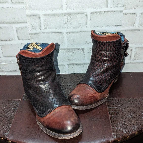 FreeBird CHERI Rust Multi Booties size 10